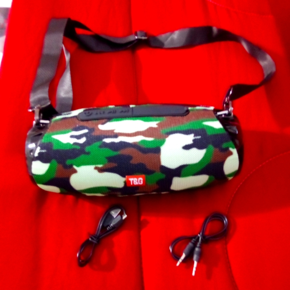 T&G Camouflage Speaker with Black Strap